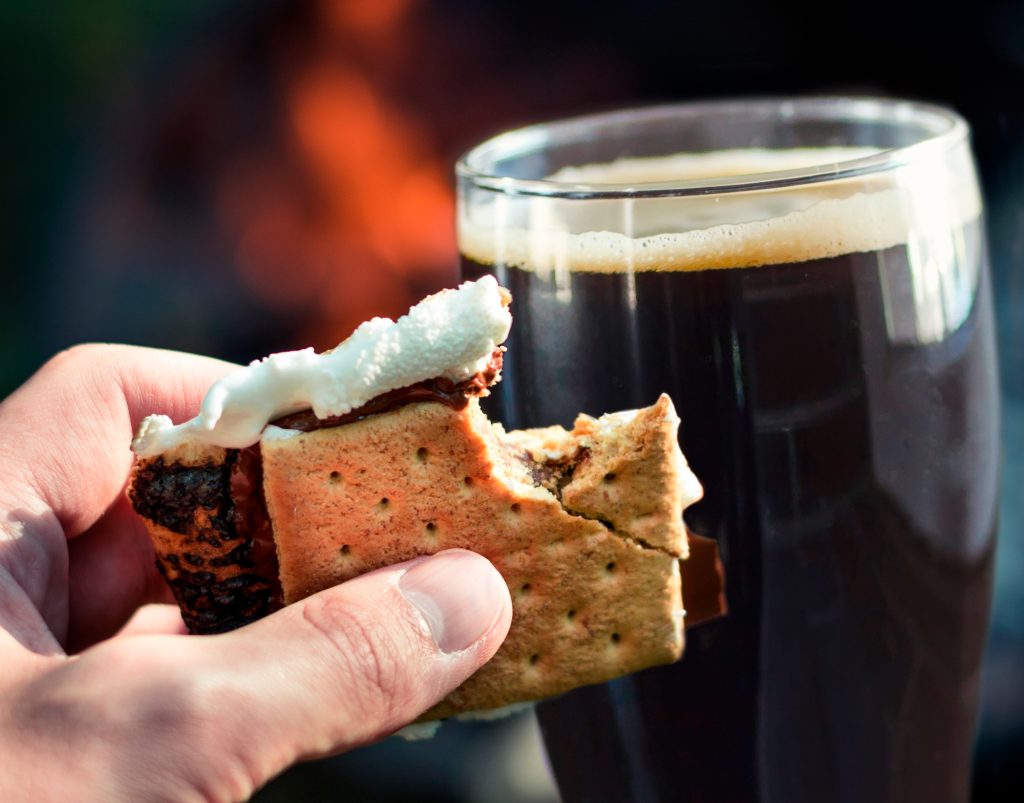 https://www.brewingwithbriess.com/wp-content/uploads/2021/12/Briess-Smores-Stout-1024x803.jpg